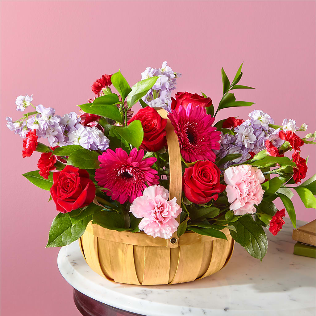 Pink Picnic Basket – Ruiz Creationz Llc, Miami FL