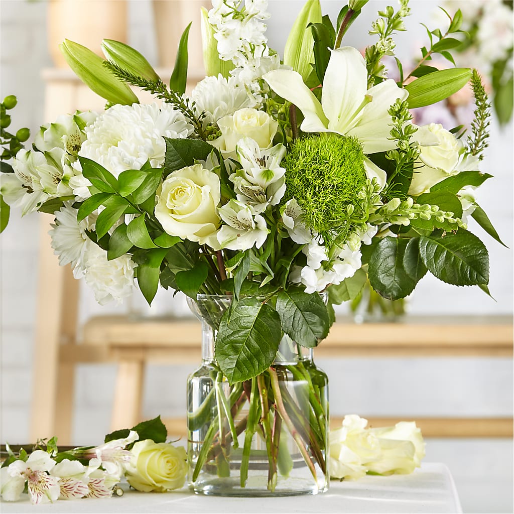 Classic Ivory – A Florist Original – Ruiz Creationz Llc, Miami FL