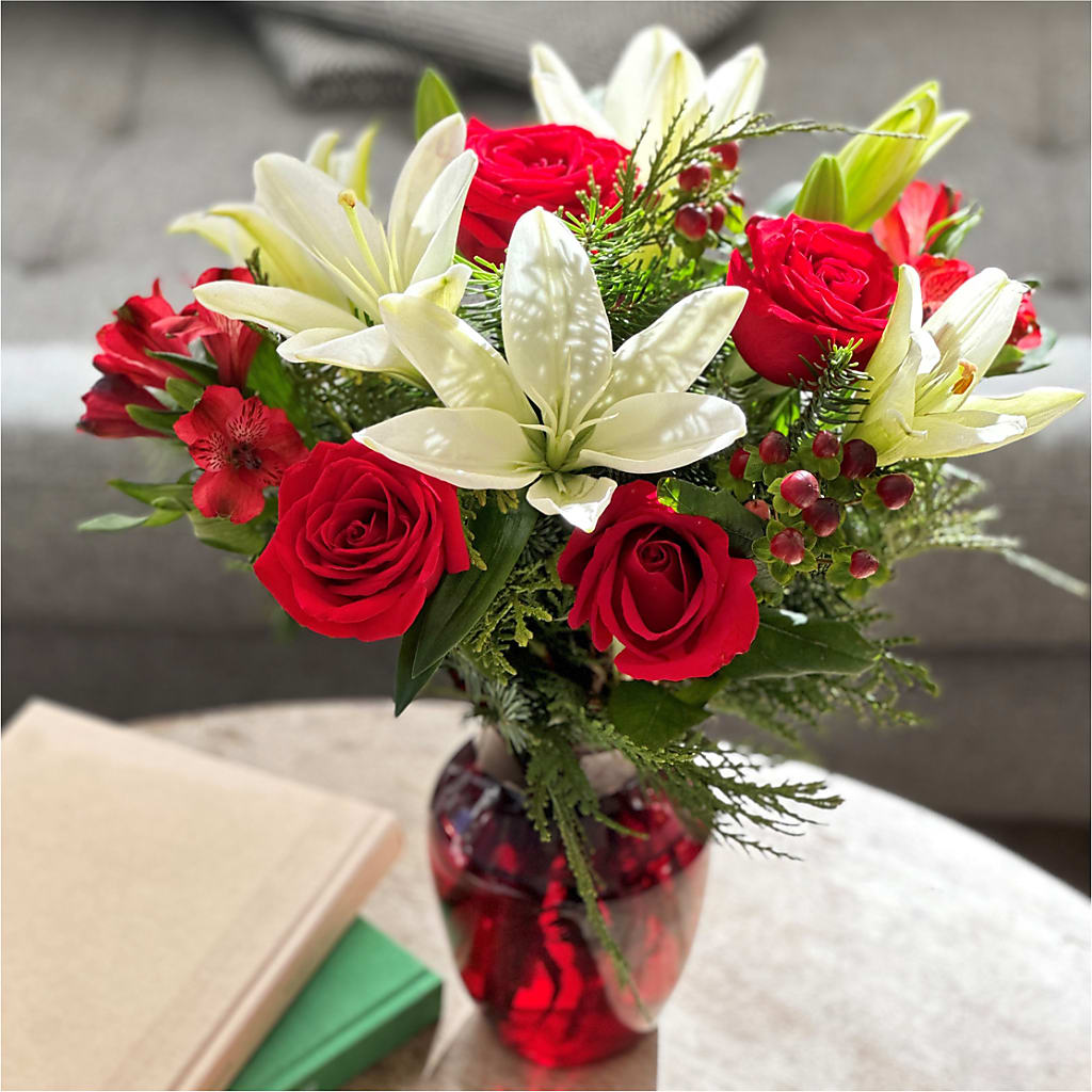 Evergreen Delight Bouquet – Ruiz Creationz Llc, Miami FL