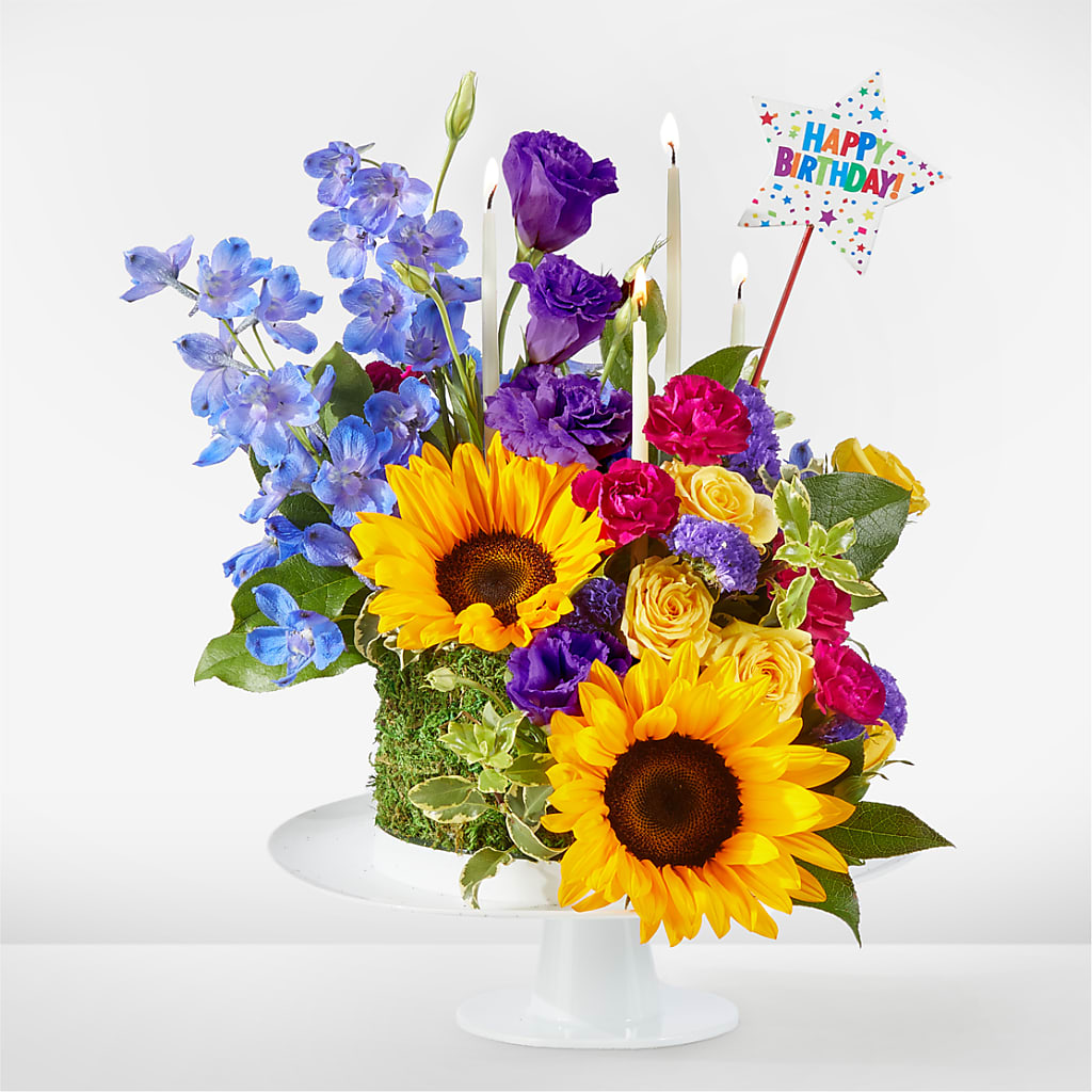 Star of the Day Floral Cake – Ruiz Creationz Llc, Miami FL