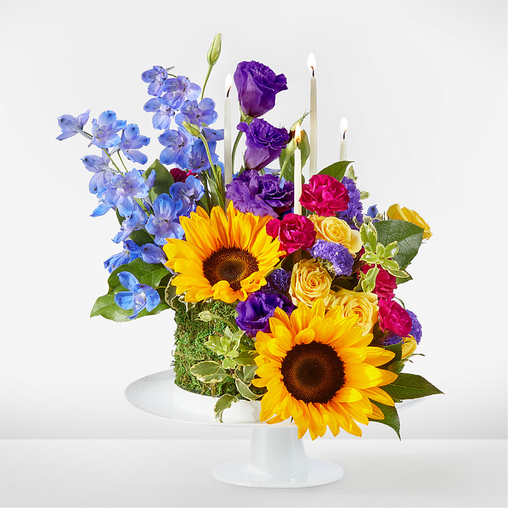 Star of the Day Floral Cake – Ruiz Creationz Llc, Miami FL