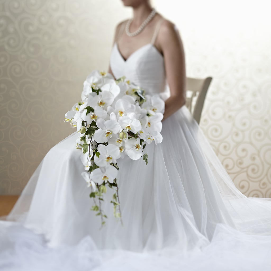 Classic White Bouquet – Ruiz Creationz Llc, Miami FL