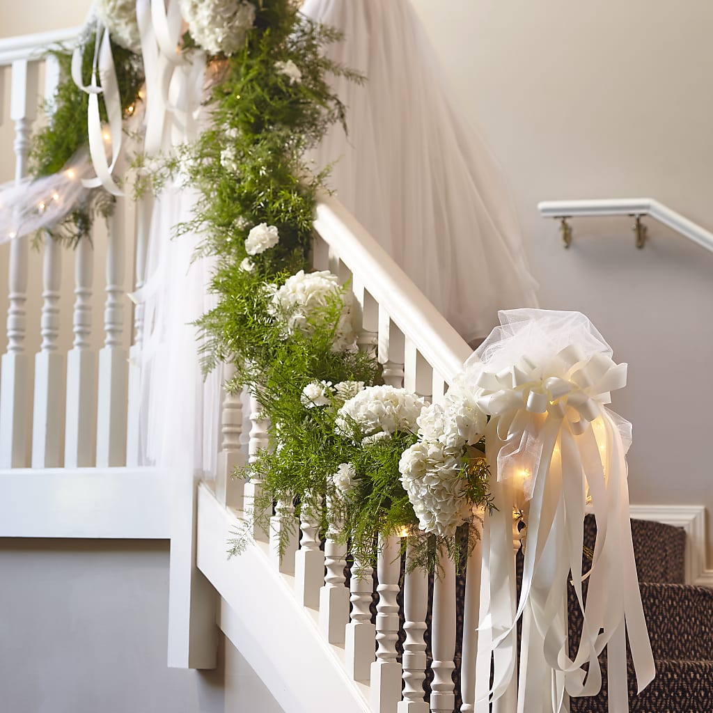Champagne Dreams Garland – Ruiz Creationz Llc, Miami FL