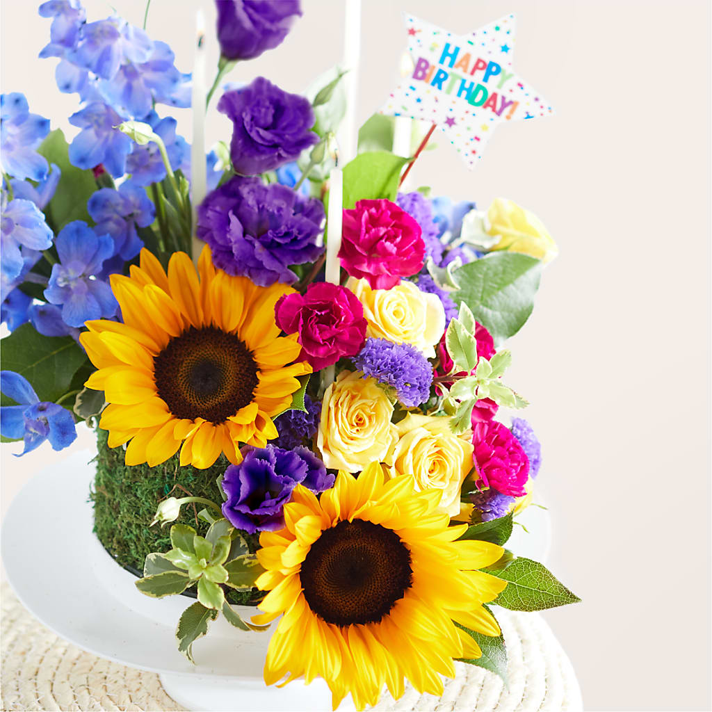 Star of the Day Floral Cake –  Ruiz Creationz Llc, Miami FL